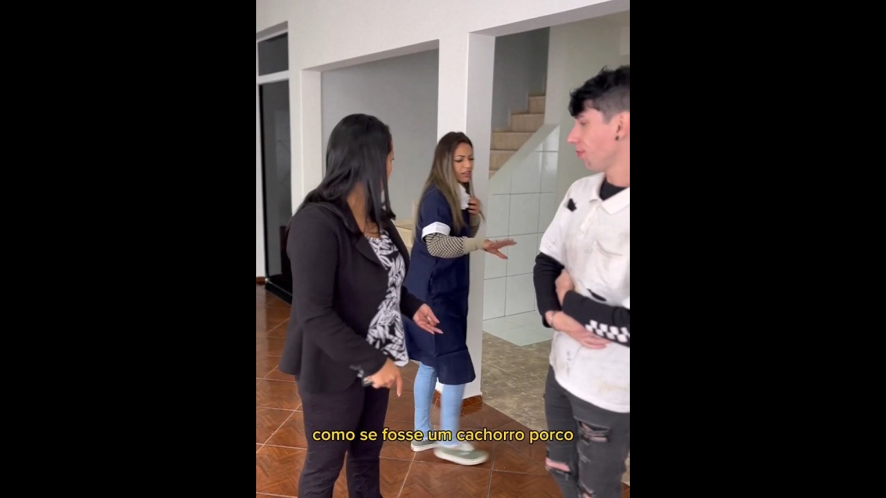 Ela preferiu jogar no lixo a comida do que dar para o Mendigo da Rua😭