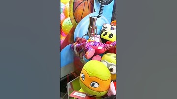 I Won Mystery Gift Cards From This Claw Machine!