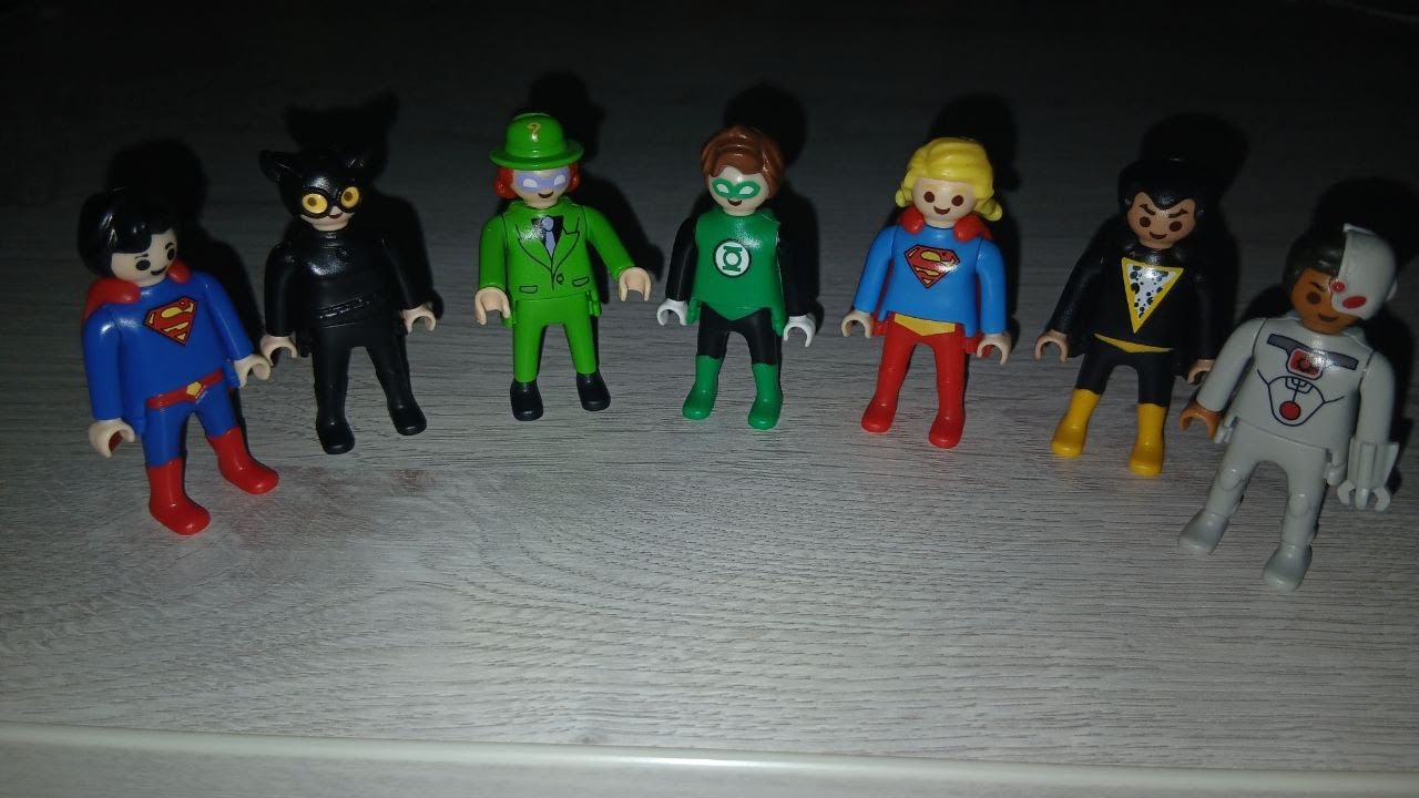 Roblox Marvel Superheroes Toy Review