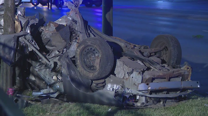 3 dead, 2 injured in single-car crash on Southwest Side