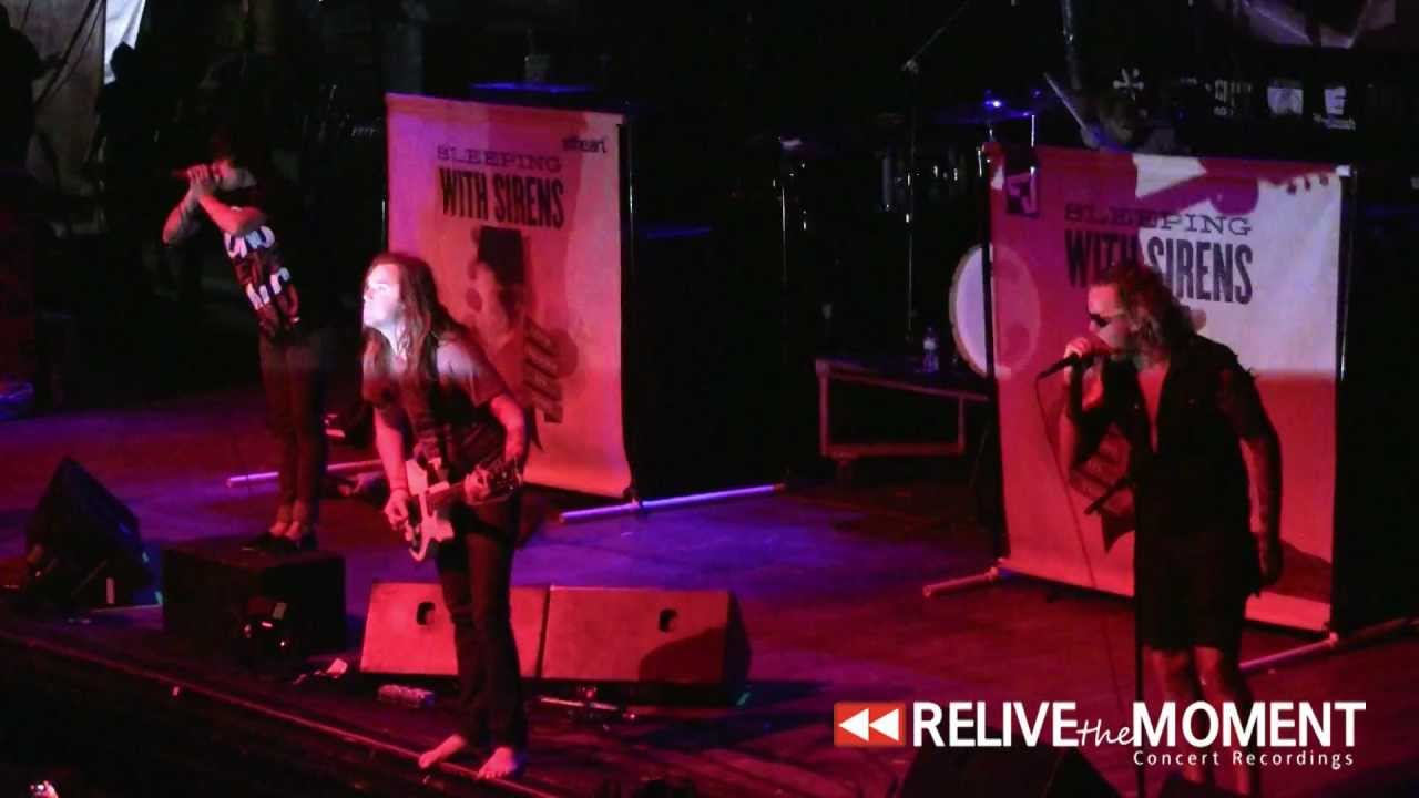 2011.07.28 Sleeping With Sirens - Captain Tyin Knots vs. Mr Walkway (Live in Chicago, IL)