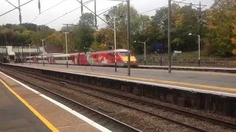 VTEC Class 91 (Durham Cathedral) And GN Class 317 Pass Hadley Wood
