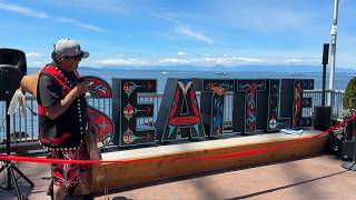 Hawks Fan Makes Historic Sign for the World Cup