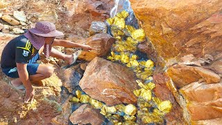 wow amazing day! gold miner found a lot of gold treasure under stone million years