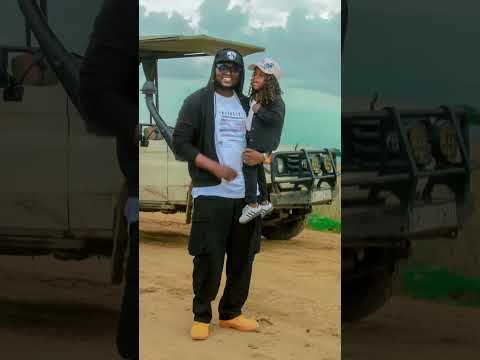 Mc Garb Na Familia Yake Wakitembelea Mbuga Za Wanyama 