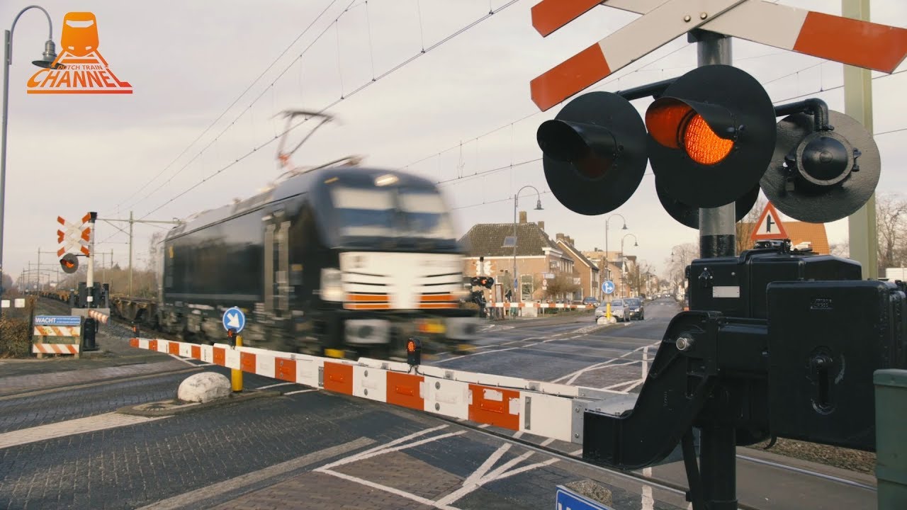 DUTCH RAILROAD CROSSING - Rijen - Stationsstraat