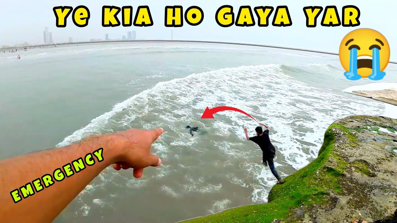 Aj Ye Kya Ho Gaya Yar 😱 | Boy Jumped in Deep Sea |Wife Challenge Gale Par Gaya Karachi Clifton Beach