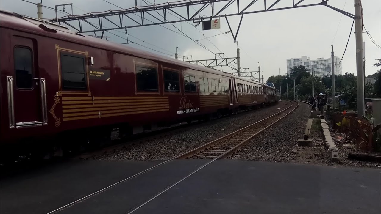[Arsip] Perjalanan Perdana Kereta Api Wisata Full Livery Coklat! KLB ...