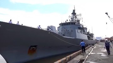 Tàu hải quân New Zealand thăm TP Hồ Chí Minh