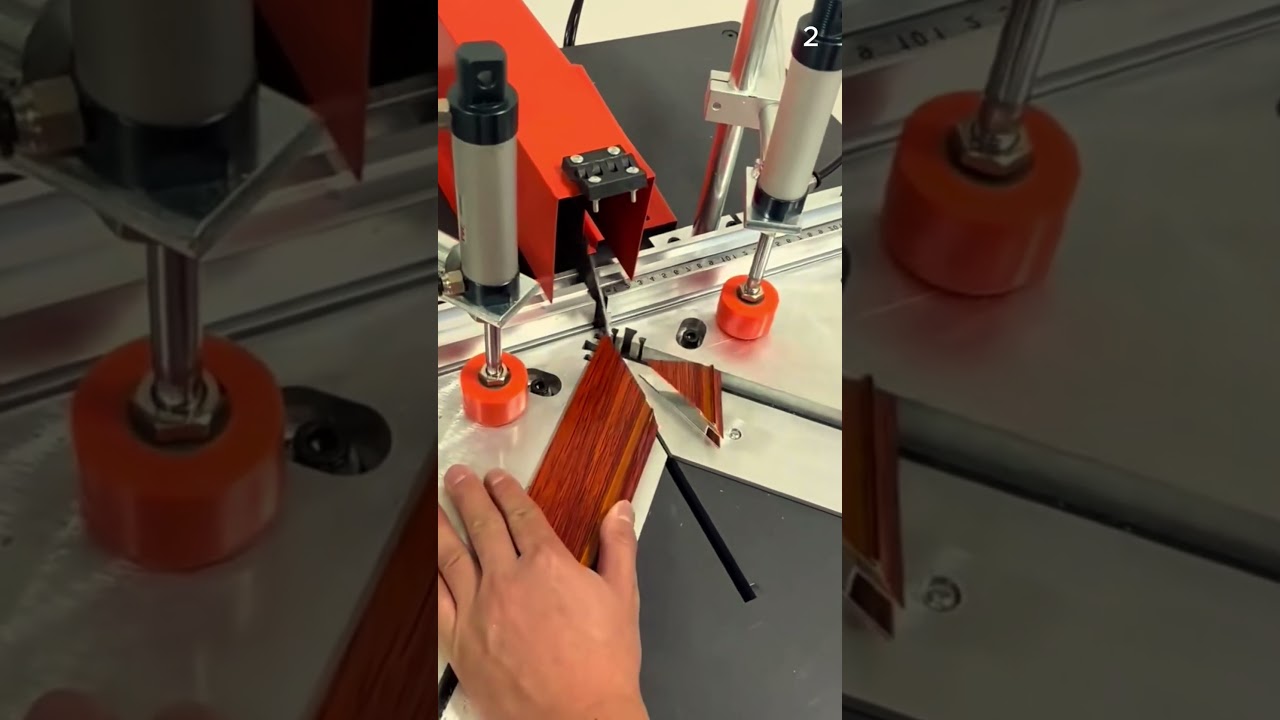 Mesin super canggih dapat memotong lis kayu dengan praktis 