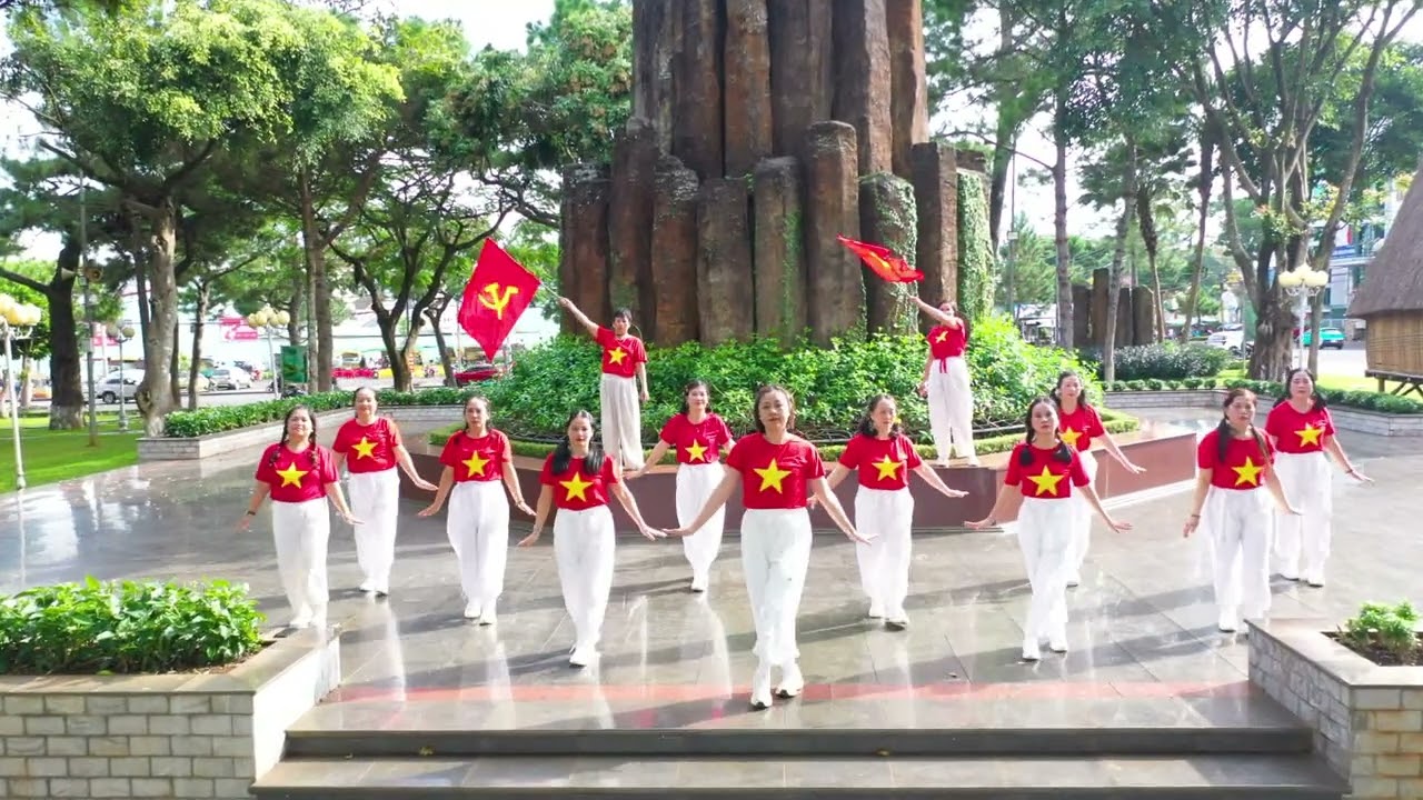 Dân vũ : Viết tiếp câu chuyện hòa bình.                    Biên đạo : Leo