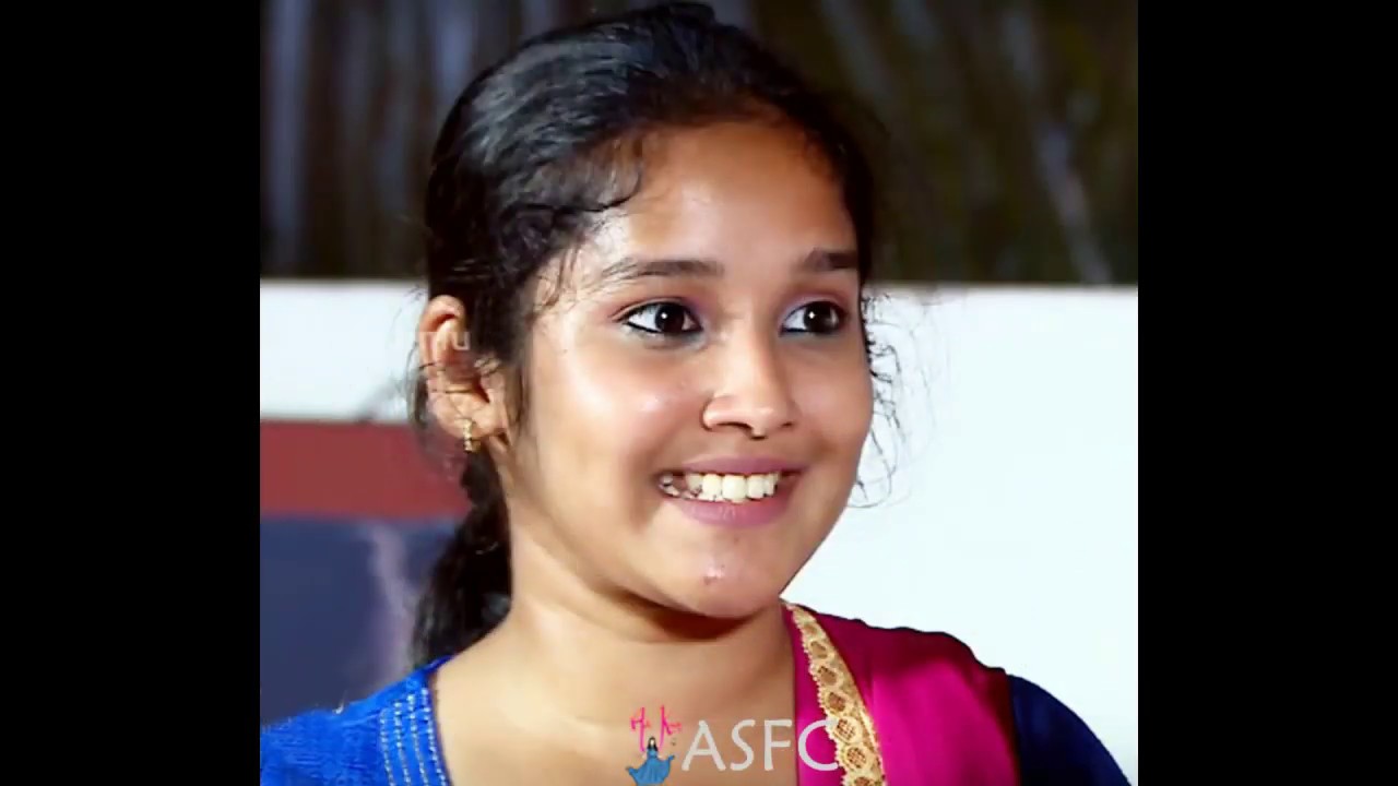 Anikha surendran's Cute expressions