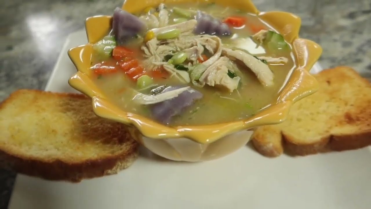 SOPA DE POLLO CON VERDURAS 