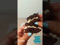 كوكيز كيك بالشوكولاته محشي بالكريمة
