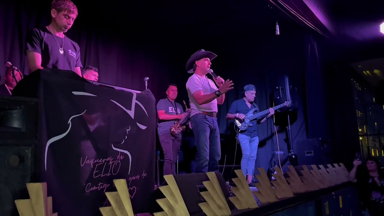 Elio El Vaquero oficial ( Ex Montana )@ElioElVaqueroOficial 