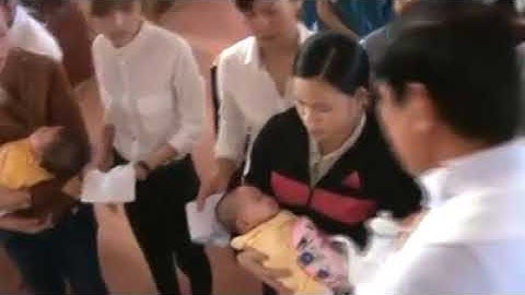 Cháu Maria Thiên Ân được lãnh nhận Bí tích rửa tội