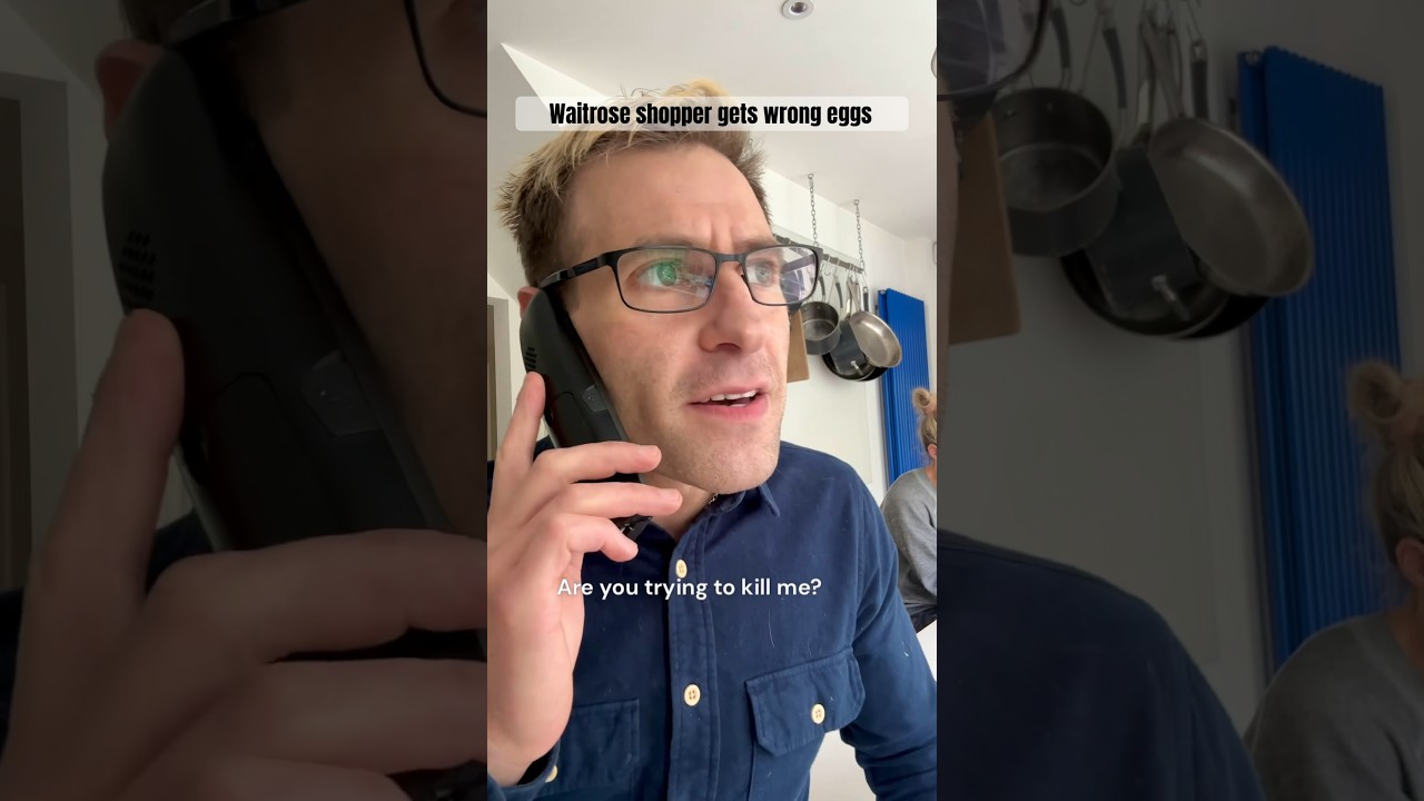 Покупатель в Waitrose покупает неправильные яйца 