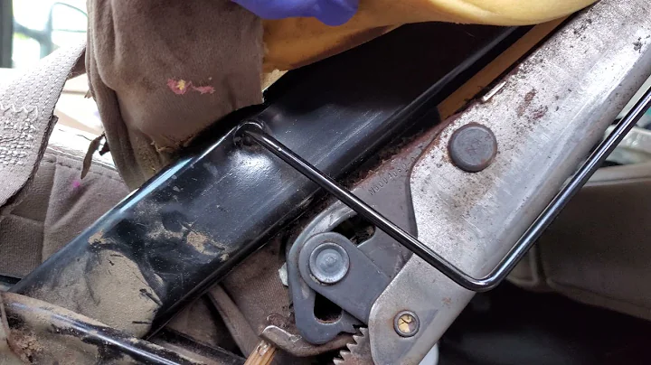 2002 Ford F250 seat recliner latch stuck part 1