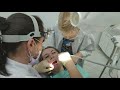 Супер зубной врач даёт мастер-класс подрастающему поколению