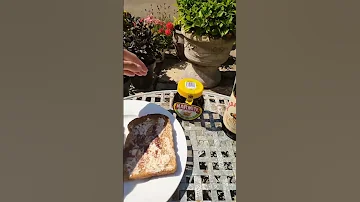 Дегустация мармита. Какой на вкус мармит? (национальное британское блюдо)