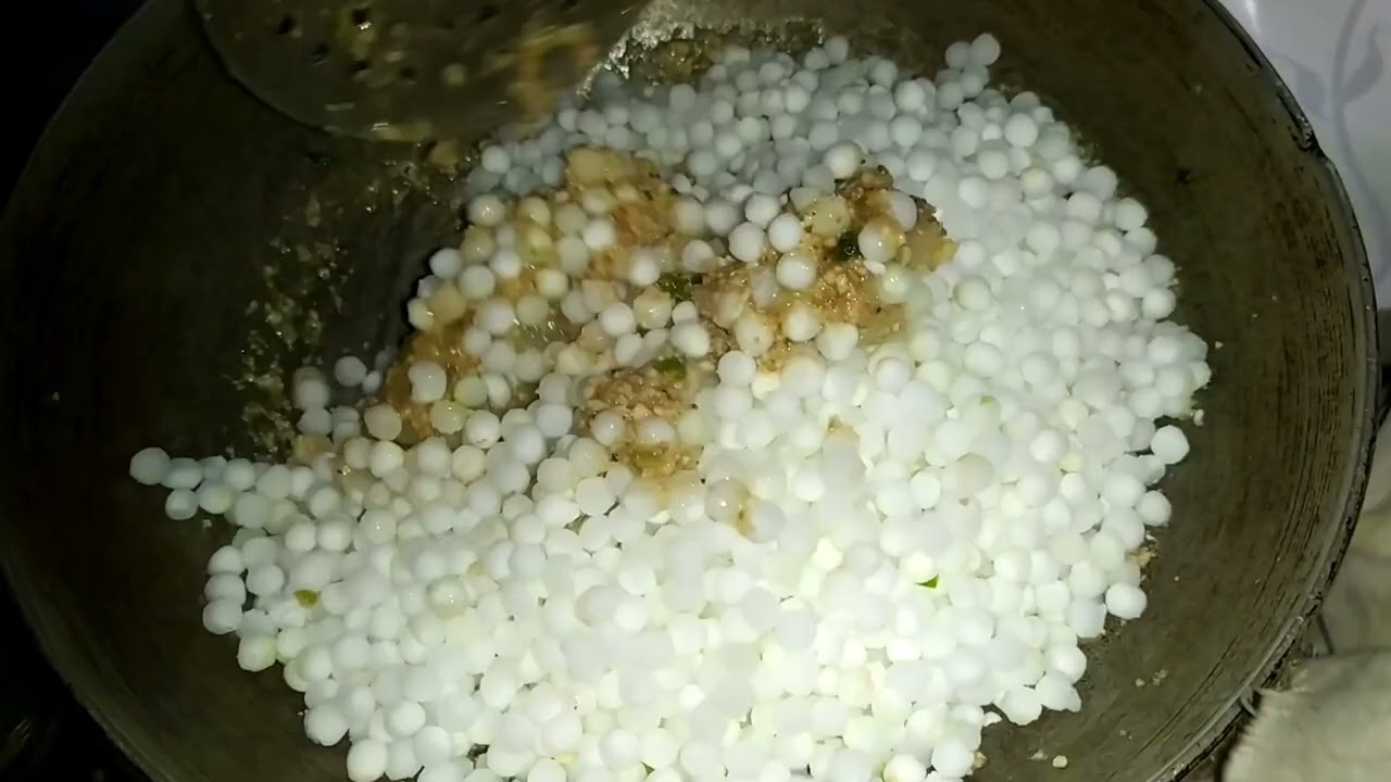 अश्या पद्धतीन शाबुदाना खिचडी केलीत तर अजिबात चिकटनार नाही