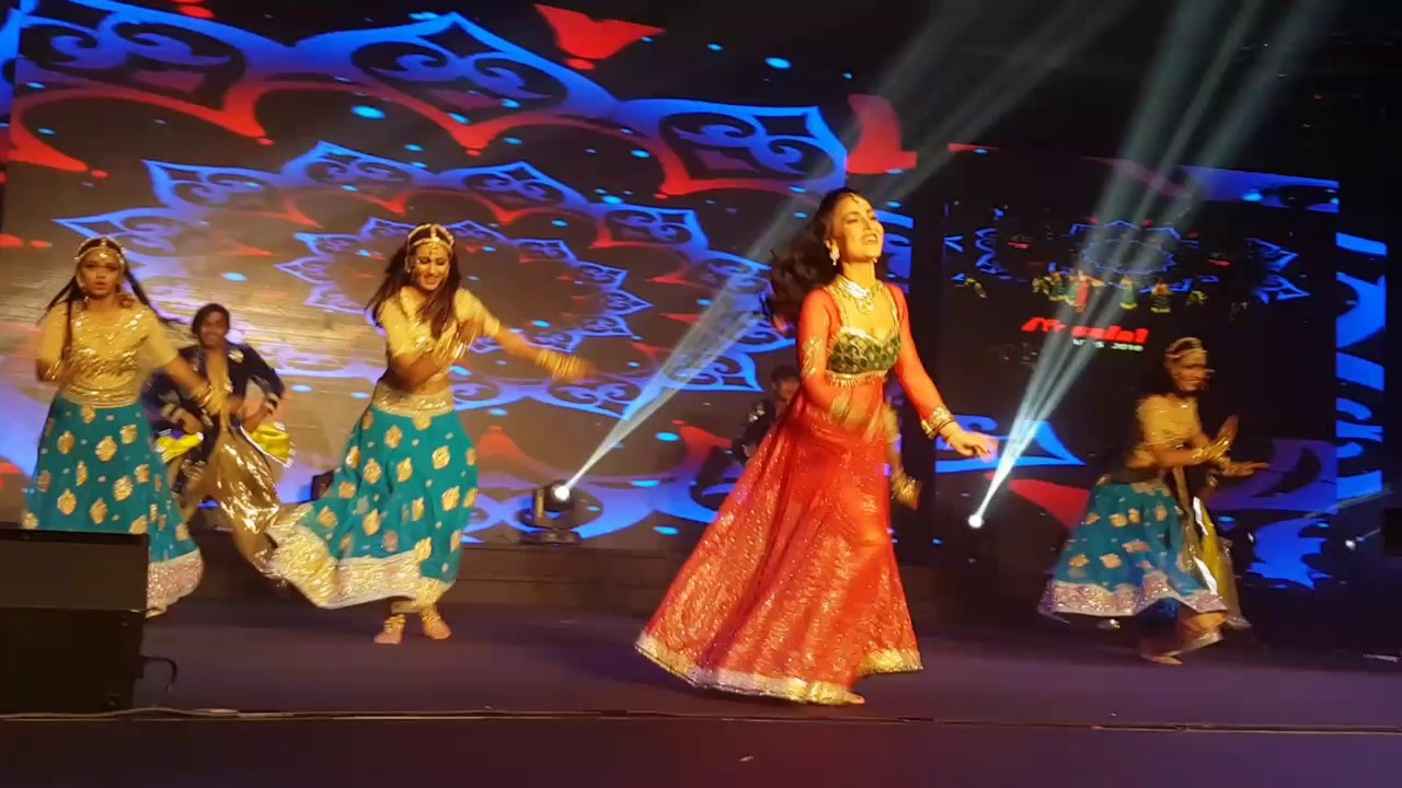 Masala! Awards 2016 Elli Avam's Dazzling Performance