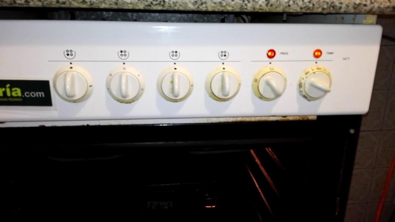 Servicio técnico de un horno Aspes en Salamanca - YouTube