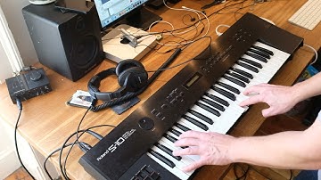 Roland S10 Digital Sampling Keyboard... from the 80s. Demo of sampling.