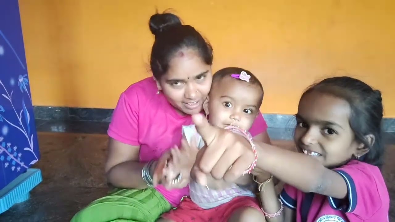 ನಮ್ಮ ಮನೆಯಲ್ಲಿ ಇವತ್ತು ವಿಶೇಷ ಏನೆಂದರೆ ಶೇಂಗಾ ಹೋಳಿಗೆ ಮತ್ತು ಶೇಂಗಾ ಉಂಡಿ ಮೀಸೋ ಕೆಲವೊಂದು ಪ್ರಾಡಕ್ಟ್ ಗಳು