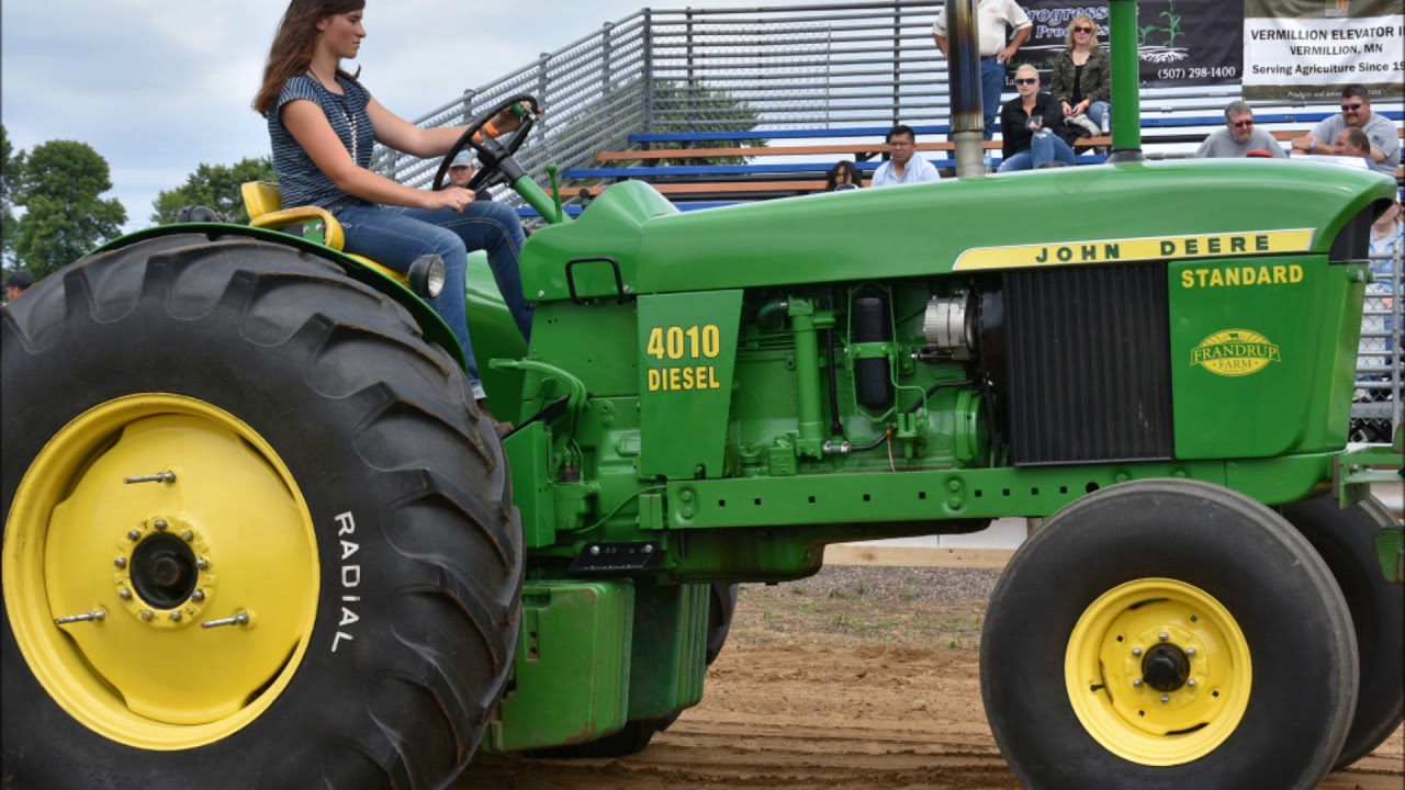 Randolph FFA Alumni Tractor Pull - YouTube