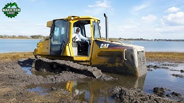 Jaw-Dropping Bulldozer Operator Skills Caught on Camera So Crazy You’d Think They’re Fake! #46