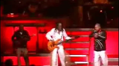 "Let's Groove" Earth Wind & Fire LIVE