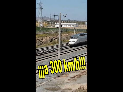 Tren AVE S100 de Renfe a Máxima Velocidad a su paso por Mora / #shorts