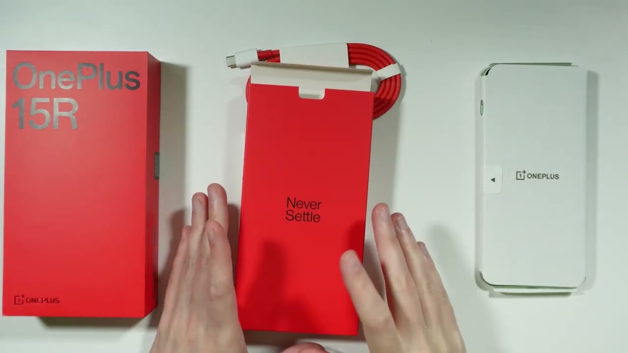 Краткий обзор распаковки OnePlus 15R — что внутри коробки? (Все аксессуары из коробки)