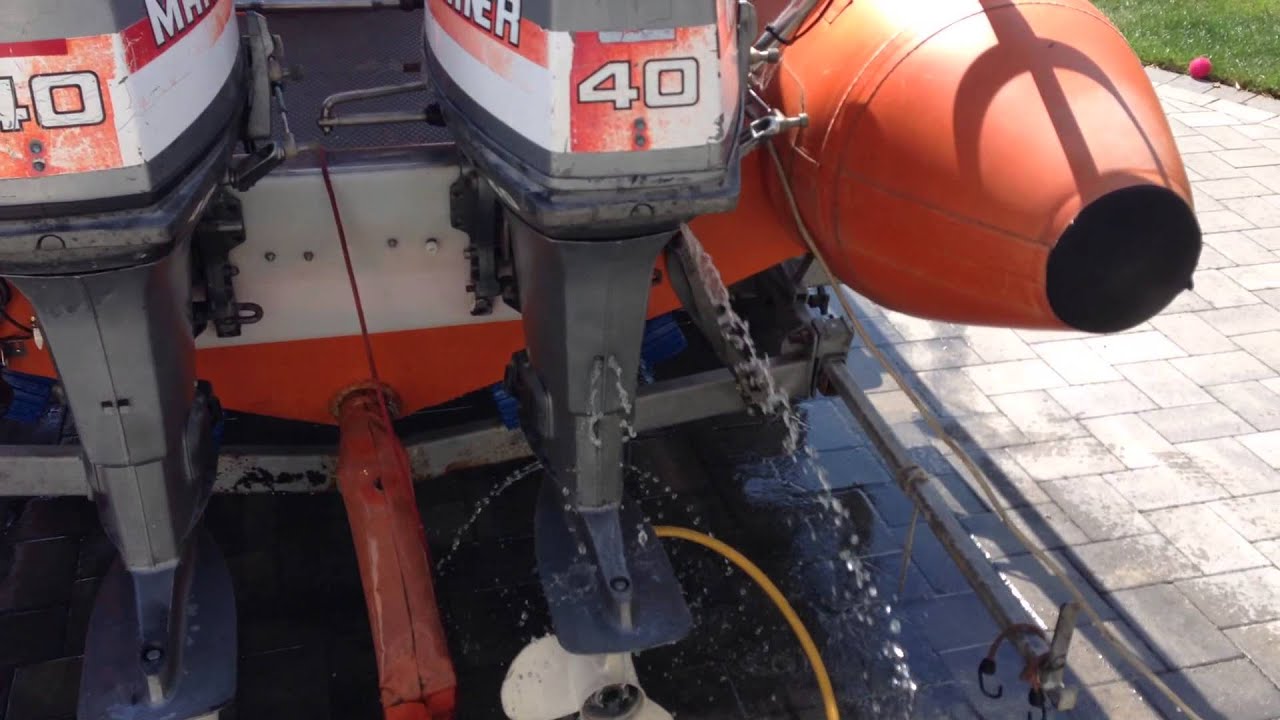 Ribtec 535 Mariner 40M 6E9 starboard engine running on muffs