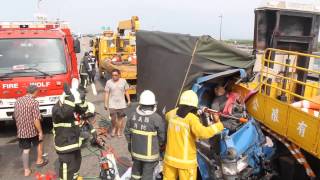 嘉義東西向快速道路車禍，小貨車駕駛死亡 20140717江俊亮