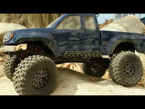 Carbon fiber and metal chassis, portal axles - 1/10 Scale RC Crawler - Super fun!