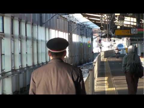 福島駅　E3系1000番台「つばさ」　E2系との連結解除して出発！