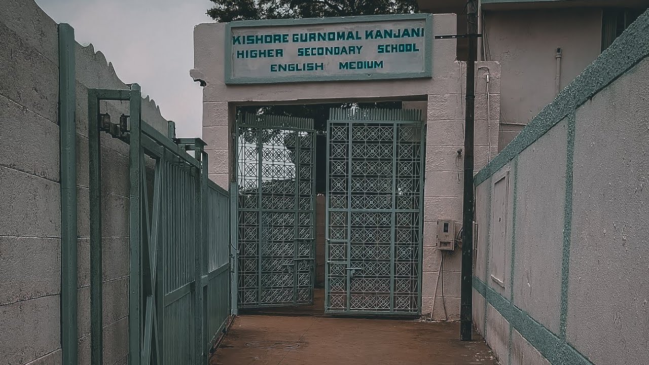 School Memory | Lagwane tho vaccine gaya tha but | school ki wo purani yaade taza ho gai firse 😍|