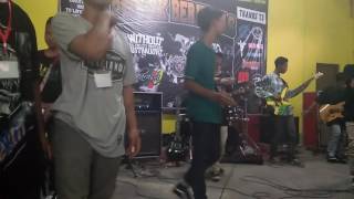 Story Reggae Bangun Tidur cover mbah surip At Kaligadung Dampit