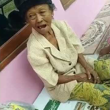 Si embah misuh-misuh cok jaran