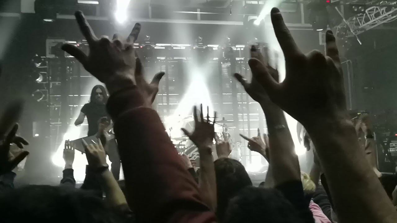 Leather Teeth by Carpenter Brut -  live from Italy