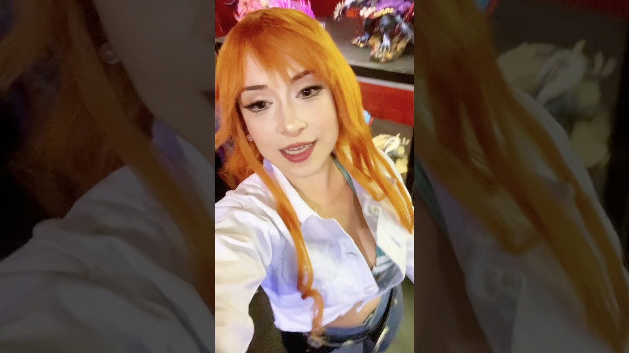Nami com jaqueta no Fan Fest Nights nos EUA #nami #namionepiece #onepiececosplay