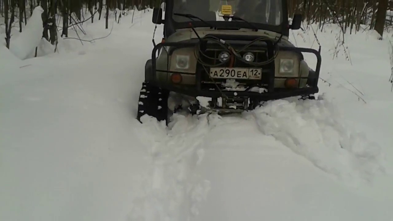 Уаз по глубокому снегу