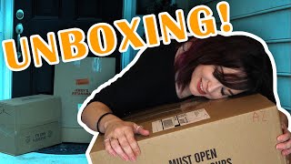 We all know that exciting feeling when your online order from jerry's
artarama arrives on door step. a box full of brand new creative toys
and tools! si...