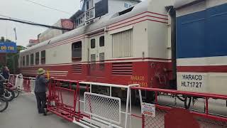 D12E 655 Dev 736 Kéo Tàu Lp3 Vào Ga Hải Phòng Qua Chắn Cầu Đất 16122025