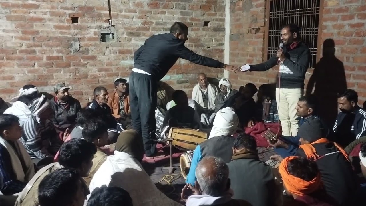 फाग गायक अजमेर सिंह बघेल ने अपने साडू गोविंद सिंह फौजी के यहां भिण्ड में