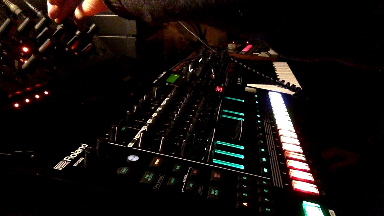 YouTube에서 Late night sessions - Ten minutes of Techno noodling 보기 YouTube에서 Late night sessions - Ten minutes of Techno noodling 보기