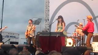 She &amp; Him - Over It Over Again (live)