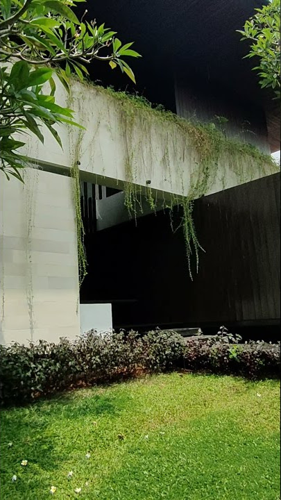 RUMAH MEWAH MODERN TROPIS DI PONDOK INDAH